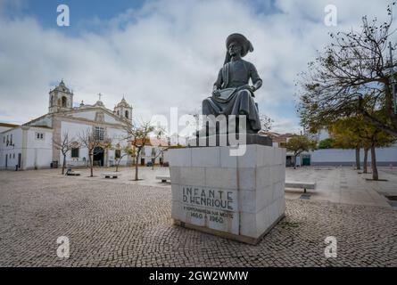 Statue von Prinz Heinrich dem Seefahrer auf dem Infante Dom Henrique Platz - Lagos, Algarve, Portugal Stockfoto