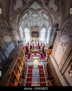 Hofkirche Innenraum - Altar Hochansicht - Innsbruck, Tirol, Österreich Stockfoto