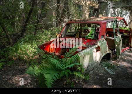 Verlassene Autos - Zalisya Village, Tschernobyl-Sperrzone, Ukraine Stockfoto