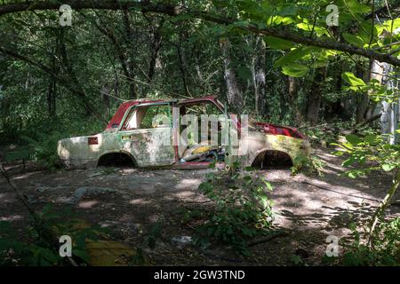 Verlassene Autos - Zalisya Village, Tschernobyl-Sperrzone, Ukraine Stockfoto