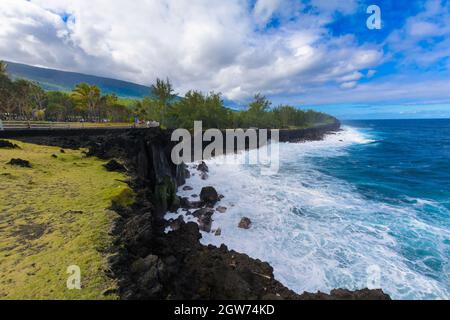 Küste von Cap Mechant Ort auf Reunion Island an einem sonnigen Tag Stockfoto