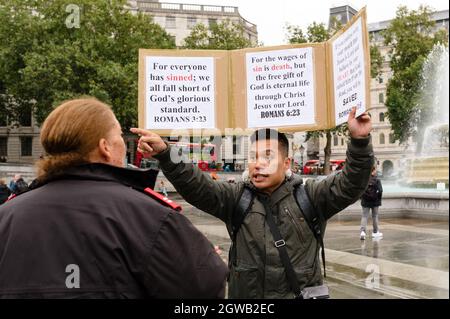 London, Großbritannien. 2. Oktober 2021. Gegen-Protest gegen Frauenrechte marschieren zur Unterstützung der Proteste in den USA gegen das neue Abtreibungsgesetz in Texas Stockfoto