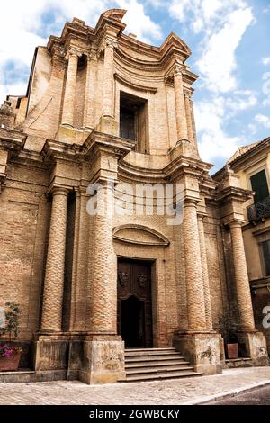 Kirche der Verkündigung des Herrn in Penne, einer kleinen Stadt in der Provinz Pescara in den Abruzzen Stockfoto