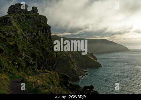 Abendsonne auf Castle Rock, Valley of the Rocks, Exmoor, Devon, Großbritannien Stockfoto