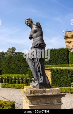 Statue im italienischen Garten am Blenheim Palace Stockfoto