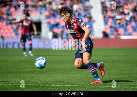 Bologna, Italien. Oktober 2021. Aaron Hickey (Bologna) in Aktion während Bologna FC vs SS Lazio, italienische Fußballserie A Spiel in Bologna, Italien, Oktober 03 2021 Kredit: Unabhängige Fotoagentur/Alamy Live News Stockfoto