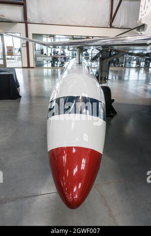 Externer Kraftstofftank eines McDonnell Douglas F-4E Phantom II Kämpfers im Pima Air & Space Museum, Tucson, Arizona. Stockfoto