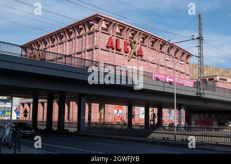 Alexa Einkaufszentrum, eines der größten Einkaufszentren in der Stadt Berlin Deutschland. Stockfoto