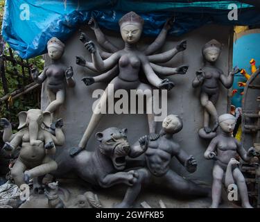 Unvollendeter Lehm-Idol der Göttin Durga. Stockfoto