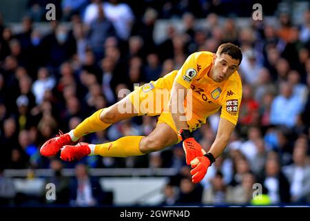 London, Großbritannien. Oktober 2021. Emiliano Martinez, der Torhüter von Aston Villa in Aktion während des Spiels. Premier League Spiel, Tottenham Hotspur gegen Aston Villa im Tottenham Hotspur Stadium in London am Sonntag, 3. Oktober 2021. Dieses Bild darf nur für redaktionelle Zwecke verwendet werden. Nur zur redaktionellen Verwendung, Lizenz für kommerzielle Nutzung erforderlich. Keine Verwendung bei Wetten, Spielen oder Veröffentlichungen in einem Club/einer Liga/einem Spieler. PIC von Steffan Bowen/Andrew Orchard Sports Photography/Alamy Live News Credit: Andrew Orchard Sports Photography/Alamy Live News Stockfoto