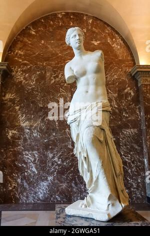 Die weltberühmte Statue der Venus von Milo im Louvre Stockfoto