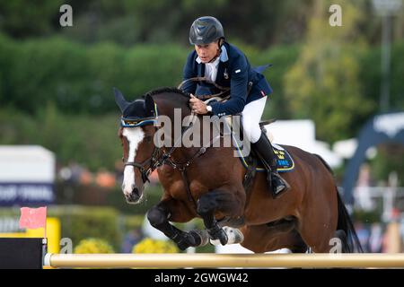 Real Club de Polo, Barcelona, Spanien. Oktober 2021. CSIO5 Longines FEI Jumping Nations Cup Final 2021; Rolf Goran Bengtsson aus Schweden beim FEI Jumping Nations Cup Final 2021 Credit: Action Plus Sports/Alamy Live News Stockfoto