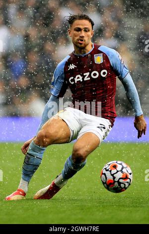 London, Großbritannien. Oktober 2021. Matty Cash von Aston Villa in Aktion während des Spiels. Premier League Spiel, Tottenham Hotspur gegen Aston Villa im Tottenham Hotspur Stadium in London am Sonntag, 3. Oktober 2021. Dieses Bild darf nur für redaktionelle Zwecke verwendet werden. Nur zur redaktionellen Verwendung, Lizenz für kommerzielle Nutzung erforderlich. Keine Verwendung bei Wetten, Spielen oder Veröffentlichungen in einem Club/einer Liga/einem Spieler. PIC von Steffan Bowen/Andrew Orchard Sports Photography/Alamy Live News Credit: Andrew Orchard Sports Photography/Alamy Live News Stockfoto