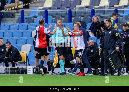 ARNHEM, NIEDERLANDE - 3. OKTOBER: Jens Toornsta von Feyenoord für Fredrik Aursnes von Feynoord während des niederländischen Eredivisie-Spiels zwischen Vitesse und Feyenoord am 3. Oktober 2021 in Gelredome in Arnhem, Niederlande (Foto: Marcel ter Bals/Orange Picles) Stockfoto