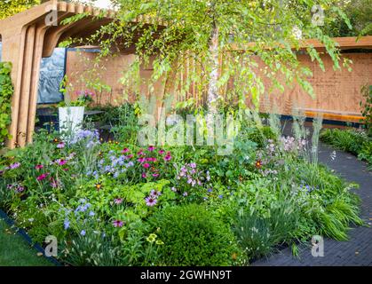 Die Silbermedaille gewann Florence Nightingale Show Garden auf der RHS Chelsea Flower Show, Royal Hospital Chelsea, London SW3 im September 2021 Stockfoto