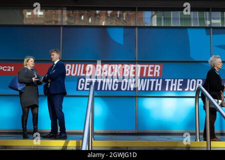 MANCHESTER, GROSSBRITANNIEN. OKTOBER: PAROLEN der Tory während der Konferenz der Konservativen Partei in Manchester Central, Manchester am Sonntag, 3. Oktober 2021. (Quelle: MI News) Stockfoto