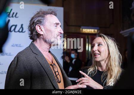 Jean Paul Rouve, französischer Schauspieler und Audrey Lamy, französische Schauspielerin, bei der Fotoaufnahme der ersten Vorführung des neuen Films Le Tresor du Petit Nicolas (der Schatz des kleinen Nicholkers) im Grand Rex Theater. Paris, Frankreich, am 3. Oktober 2021. Photo by DanielDerajinski/ABACAPRESS.COMat die Fotoaufnahme der ersten Vorführung des neuen Films Le Tresor du Petit Nicolas (Schatz des kleinen Nicholkers) im Grand Rex Theater. Paris, Frankreich, am 3. Oktober 2021. Foto von DanielDerajinski/ABACAPRESS.COM Stockfoto