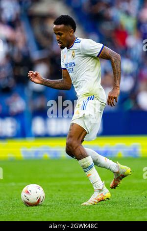 Barcelona, Spanien. Oktober 2021. Militao (Real Madrid CF), während des Fußballmatches der Liga zwischen RCD Espanyol und Real Madrid CF, im Cornella-El Prat Stadion am 3. Oktober 2021 in Barcelona, Spanien. Foto: Siu Wu. Kredit: dpa/Alamy Live Nachrichten Stockfoto