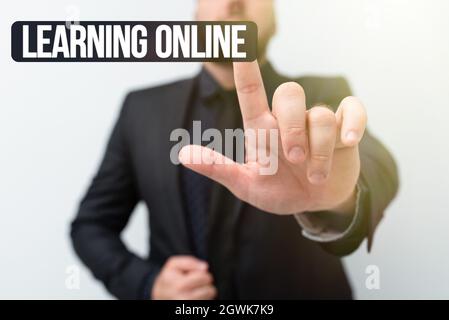 Unterschreiben Sie, um Learning Online anzuzeigen. Word for Learn etwas Neues mit Hilfe von Internet und Technologie präsentiert neue Pläne und Ideen demonstrieren Stockfoto