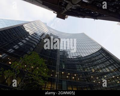 London, Greater London, England, September 21 2021: Moderne Gebäude in der City of London an der Lime Street. Stockfoto