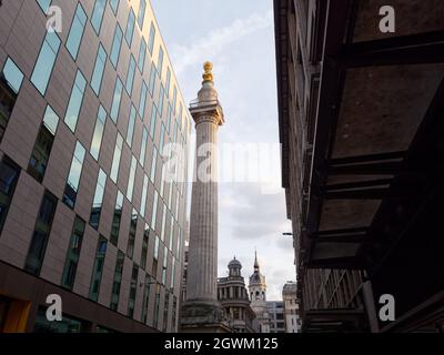 London, Greater London, England, September 21 2021: Das Denkmal des großen Feuers von London in der City of London. Stockfoto