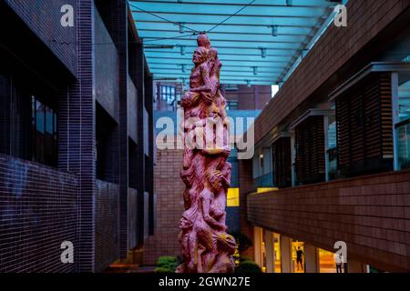 Hongkong. Oktober 2021. Blick auf die Säule der Schande.die acht Meter hohe Säule der Schande-Statue in der Universität von Hongkong erinnert an studentische Demonstranten, die während des Massakers auf dem Platz des Himmlischen Friedens ihr Leben verloren haben. (Bild: © Katherine Cheng/SOPA Images via ZUMA Press Wire) Bild: ZUMA Press, Inc./Alamy Live News Stockfoto