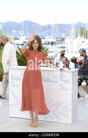 ALINE Fotoserie beim 74. Filmfestival von Cannes 2021. Cannes, Frankreich. 14. Juli Foto von © Fausto Marci Stockfoto