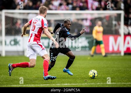 Aalborg, Dänemark. Oktober 2021. Abdulrahman Taiwo (25) von Soenderjyske beim 3F Superliga-Spiel zwischen Aalborg Boldklub und Soenderjyske im Aalborg Portland Park in Aalborg. (Foto: Gonzales Photo/Alamy Live News Stockfoto