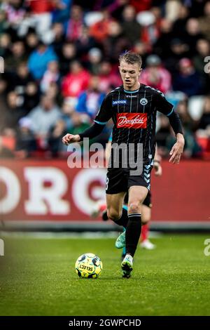 Aalborg, Dänemark. Oktober 2021. Emil Kornvig (8) von Soenderjyske beim 3F Superliga-Spiel zwischen Aalborg Boldklub und Soenderjyske im Aalborg Portland Park in Aalborg. (Foto: Gonzales Photo/Alamy Live News Stockfoto