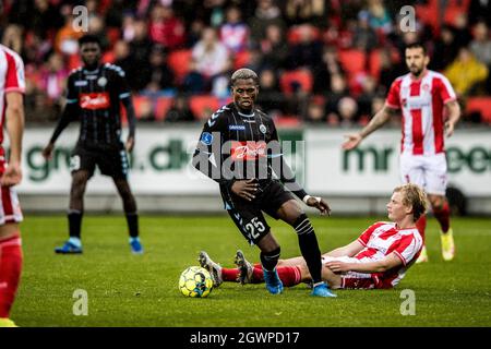 Aalborg, Dänemark. Oktober 2021. Abdulrahman Taiwo (25) von Soenderjyske beim 3F Superliga-Spiel zwischen Aalborg Boldklub und Soenderjyske im Aalborg Portland Park in Aalborg. (Foto: Gonzales Photo/Alamy Live News Stockfoto