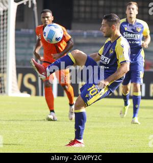 Verona, Italien. Oktober 2021. 10 Gianluca Caprari -Verona durante Hellas Verona FC vs Spezia Calcio, Campionato di Calcio Serie A in Verona, Italia, 03 ottobre 2021 Credit: Independent Photo Agency/Alamy Live News Stockfoto