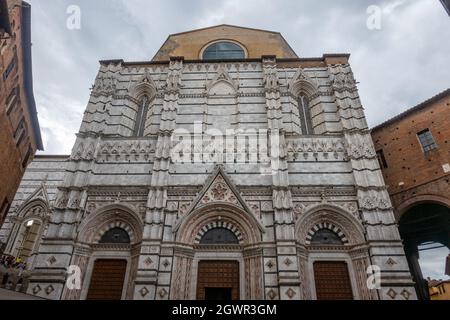 Fassade des Baptistery von Siena, Toskana Stockfoto