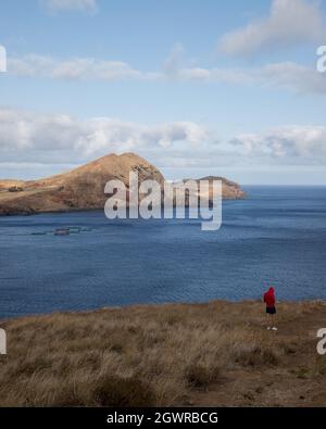 Riesige Klippen und Meer bei Ponta de São Lourenço auf der Insel Madeira Stockfoto
