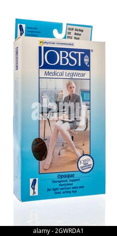 Winneconne, WI -3 October 2021: Ein Paket von Jobst medizinischen Beinbekleidung auf einem isolierten Hintergrund Stockfoto