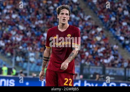 Rom, Italien. Oktober 2021. Nicolo' Zaniolo von AS Roma sieht während der Serie Ein Spiel zwischen AS Roma und Empoli Calcio im Stadio Olimpico. Kredit: Cosimo Martemucci/Alamy Live Nachrichten Stockfoto