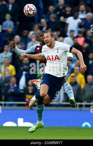 London, Großbritannien. Oktober 2021. LONDON, England - OKTOBER 03:Tottenham Hotspur's Harry Kane während der Premier League zwischen Tottenham Hotspur und Aston Villa im Tottenham Hotspur Stadion, London, England am 03.Oktober 2021 Credit: Action Foto Sport/Alamy Live News Stockfoto