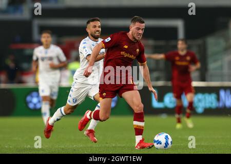 Roma, Italien. Oktober 2021. Rom, Italien Oktober 3 2021. Jordan Veretout (Roma) in Aktion während der Serie Ein Spiel zwischen AS Roma und FC Empoli im Stadio Olimpico. (Foto von Giuseppe Fama/Pacific Press) Quelle: Pacific Press Media Production Corp./Alamy Live News Stockfoto