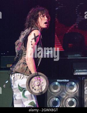 SEPTEMBER 14: Steven Tyler von Aerosmith tritt am 14. September 2003 im Lakewood Amphitheater in Atlanta, Georgia, auf. QUELLE: Chris McKay / MediaPunch Stockfoto