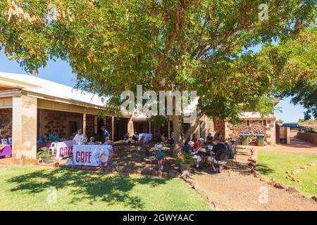 Blick auf das historische Customs House, heute ein Café, in der alten Geisterstadt Cosak, Pilbara, Western Australia, Australien Stockfoto