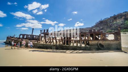 Wrack der S.S.Maheno, wurde der Ozeandampfer am 9. Juli 1935 während eines starken Wirbelsturms, der Fraser Coast Region, an der Ostküste von Fraser Island abgeworfen Stockfoto