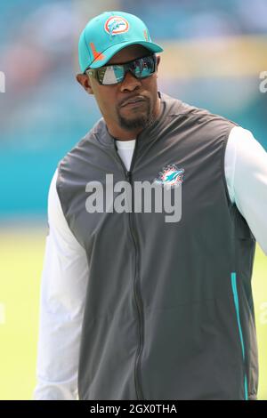 Sonntag, 3. Oktober 2019; Miami Gardens, FL USA; Miami Dolphins Head Coach Brian Flores an der Seitenlinie während eines Spiels der NFL gegen die Indianapolis Colts im Hard Rock Stadium. Die Colts schlagen Delfine 27-17. (Kim Hukari/Bild des Sports) Stockfoto