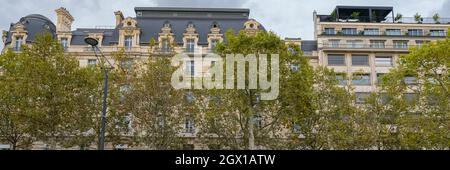 Paris, wunderschöne Gebäude, Avenue des Champs-Elysees, luxuriöses Viertel Stockfoto