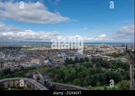 Blick auf den firth of Forth vom Edinburgh Castle, Schottland, Großbritannien Stockfoto