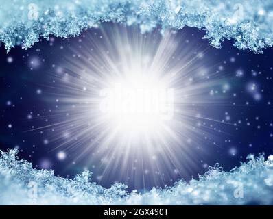 Natürlicher Schneerahmen mit Schneeflocken aus der Nähe, fallendem Schnee auf blauem Hintergrund und einem leuchtend leuchtenden Stern in der Mitte. Weihnachtskarte Vorlage . Stockfoto