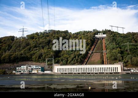 hengstey-see, Stausee, Blick auf das RWE Koepchenwerk, Pumpspeicherkraftwerk, Herdecke, Nordrhein-Westfalen, Deutschland. Hengsteysee, Stausee, Blick Stockfoto