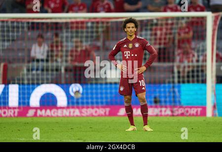 München, Deutschland. Oktober 2021. Leroy SANE, FCB 10 im Spiel FC BAYERN MÜNCHEN - EINTRACHT FRANKFURT 1-2 1. Deutsche Fußballliga am 03. Oktober 2021 in München, Deutschland. Saison 2021/2022, Spieltag 7, 1.Bundesliga, FCB, München, 7.Spieltag. © Peter Schatz / Alamy Live News - die DFL-VORSCHRIFTEN VERBIETEN DIE VERWENDUNG VON FOTOGRAFIEN als BILDSEQUENZEN und/oder QUASI-VIDEO - Quelle: Peter Schatz/Alamy Live News Stockfoto