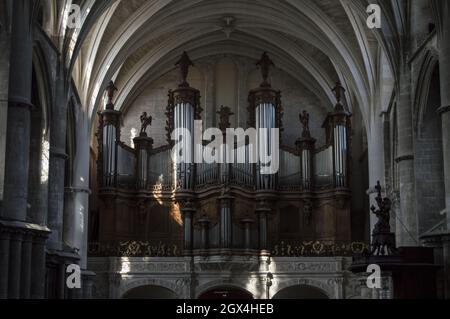 Innenraum der Kathedrale von Bordeaux. Römisch-katholische Kirche dem Heiligen Andreas geweiht. Frankreich. Stockfoto