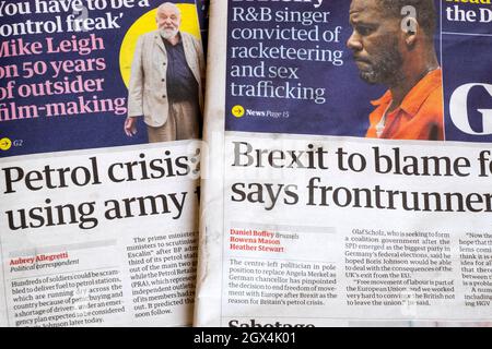 „Brexit ist schuld“ an der britischen Kraftstoffkrise „Benzinkrise: Einsatz der Armee“ Guardian Titelseite Schlagzeile 28. September 2021 London England Großbritannien Stockfoto