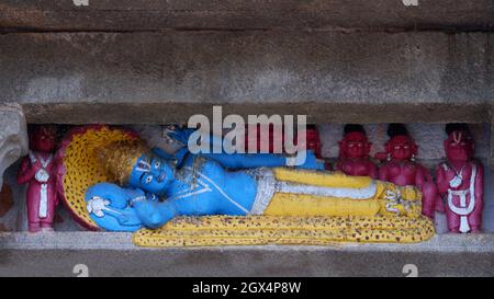 Lord Vishnu über Snake oder Sesha Nag, Ammapalli, Shamshabad, Telangana, Indien. Stockfoto
