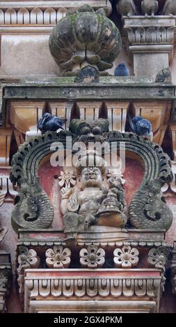 Steinschnitzereien auf Shri Rama Chandra Tempel Gopura, Ammapalli, Shamshabad, Telangana, Indien. Stockfoto